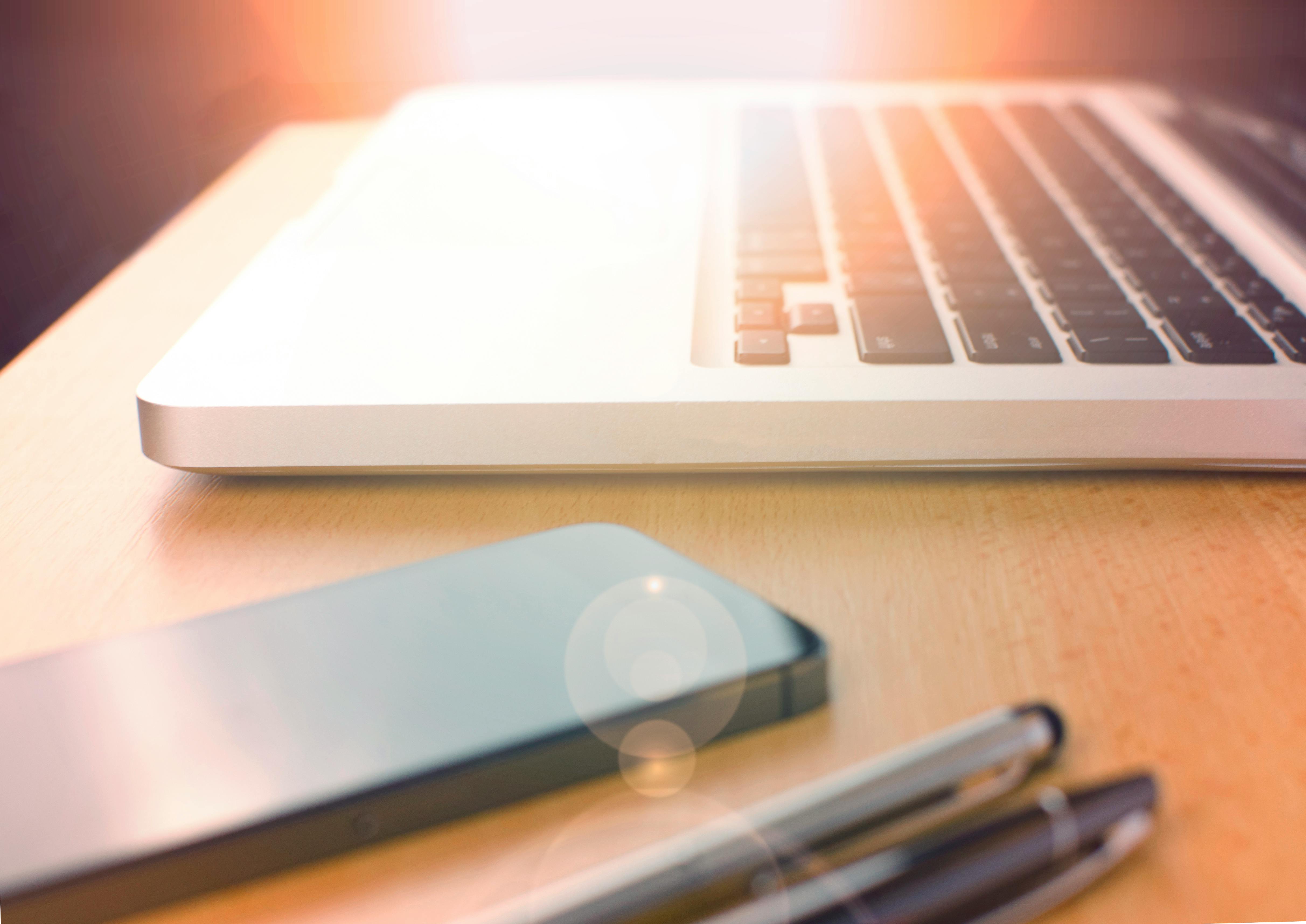 Lohnsteuern sparen: Handy, Tablet, Notebook oder Internet vom Arbeitgeber Lohnsteuern sparen: Handy, Tablet, Notebook oder Internet vom Arbeitgeber